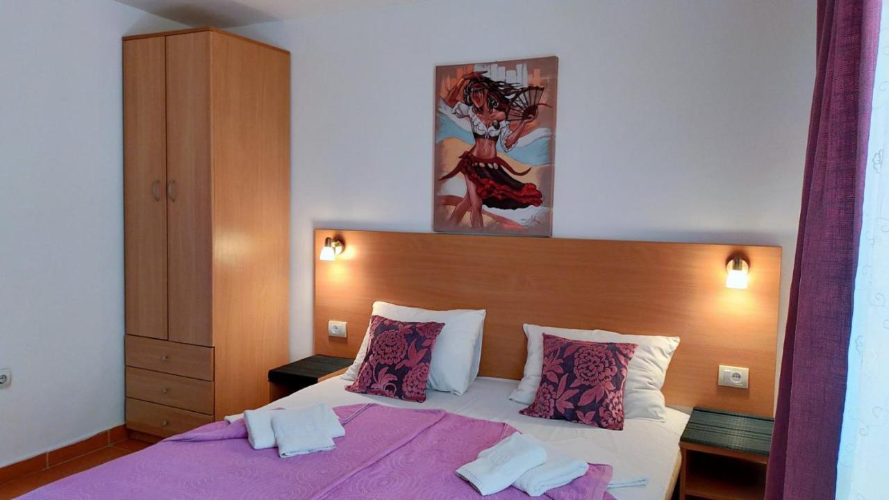 Guesthouse Tri Palme Bečići Luaran gambar