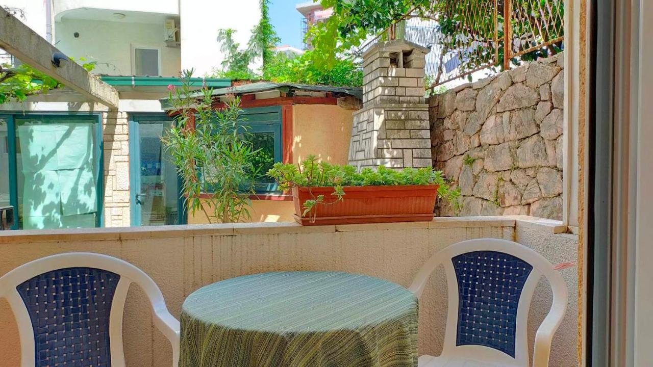 Guesthouse Tri Palme Bečići Luaran gambar