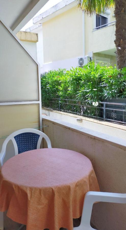 Guesthouse Tri Palme Bečići Luaran gambar