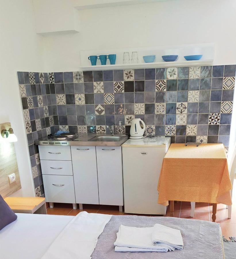 Guesthouse Tri Palme Bečići Luaran gambar