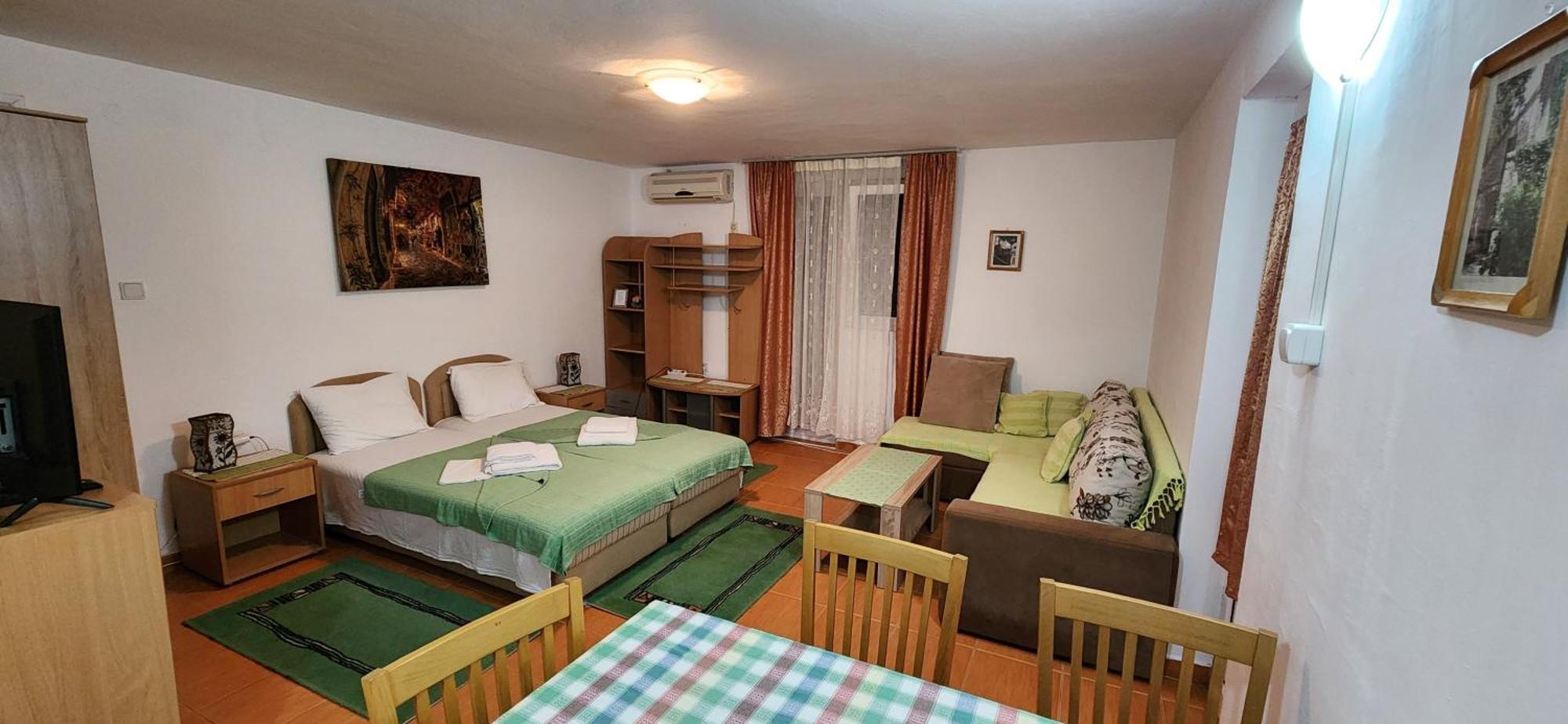 Guesthouse Tri Palme Bečići Luaran gambar