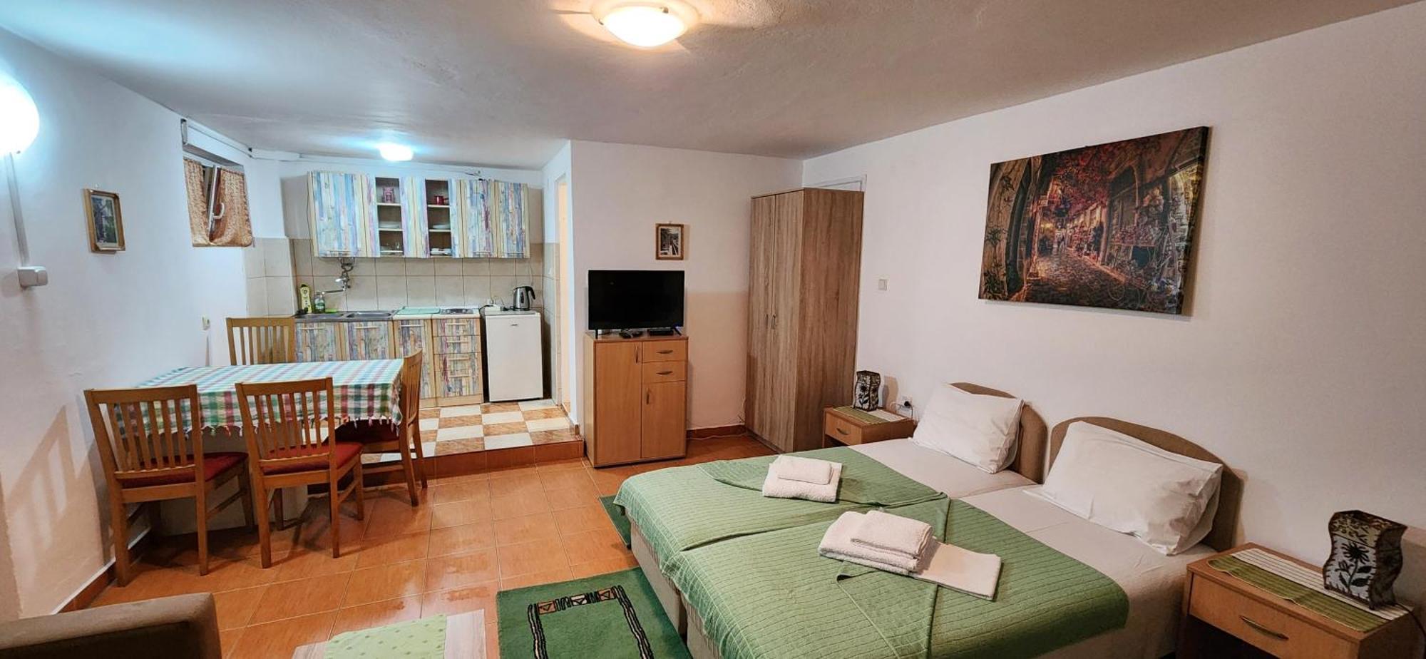 Guesthouse Tri Palme Bečići Luaran gambar