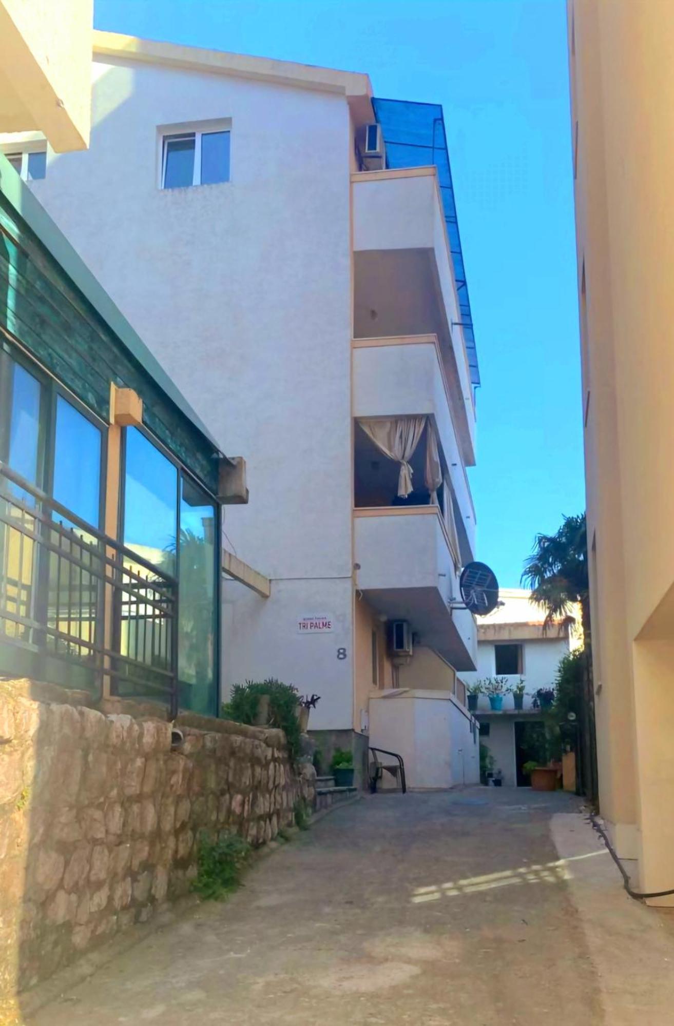 Guesthouse Tri Palme Bečići Luaran gambar